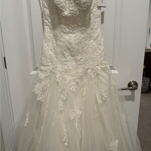 Elegant Lace Wedding Dress